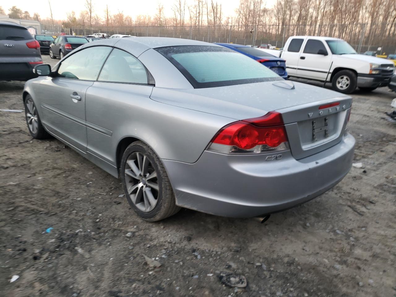 Photo 3 from auction – 2010 VOLVO C70 T5 with VIN YV1672MC8AJ094110