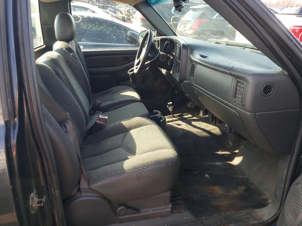 Photo 5 from auction – 2003 CHEVROLET SILVERADO with VIN 1GCEK14X43Z163571