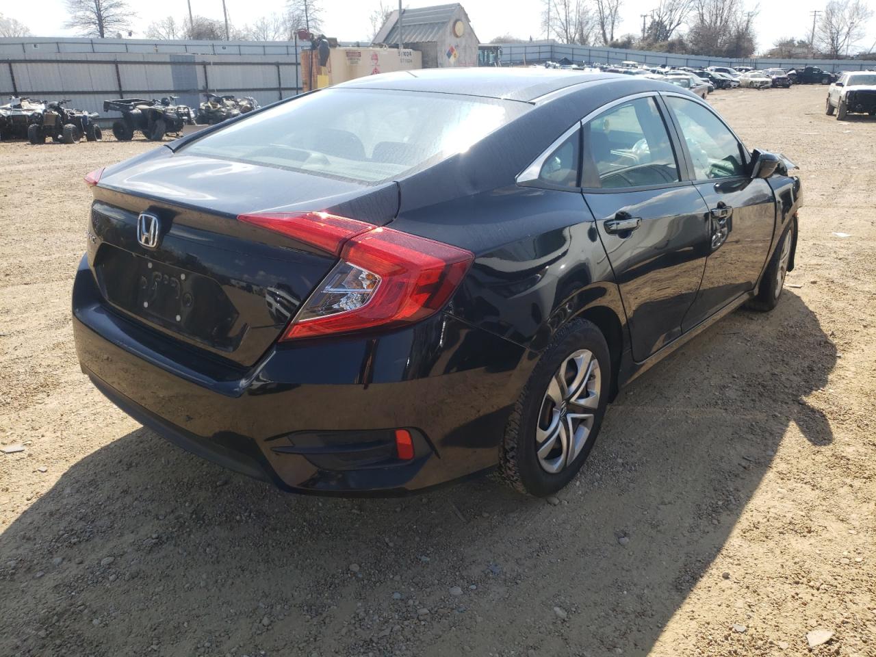 Photo 4 from auction – 2017 HONDA CIVIC LX with VIN 19XFC2F63HE024384