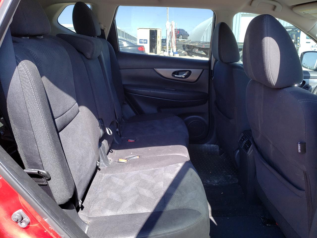 Photo 6 from auction – 2016 NISSAN ROGUE S with VIN KNMAT2MT1GP692346
