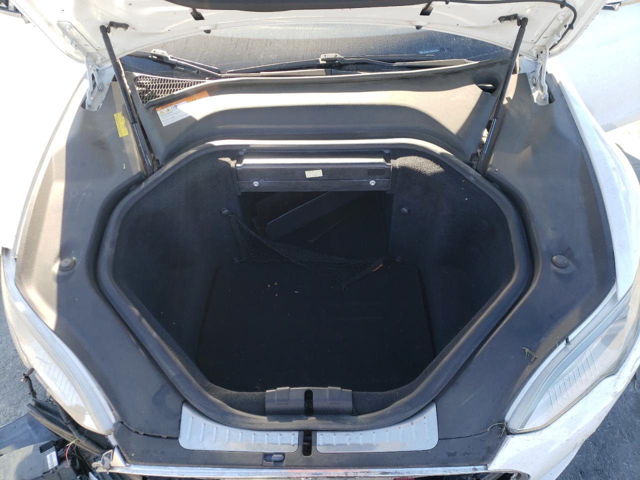 Photo 7 from auction – 2013 TESLA MODEL S with VIN 5YJSA1DG8DFP08491