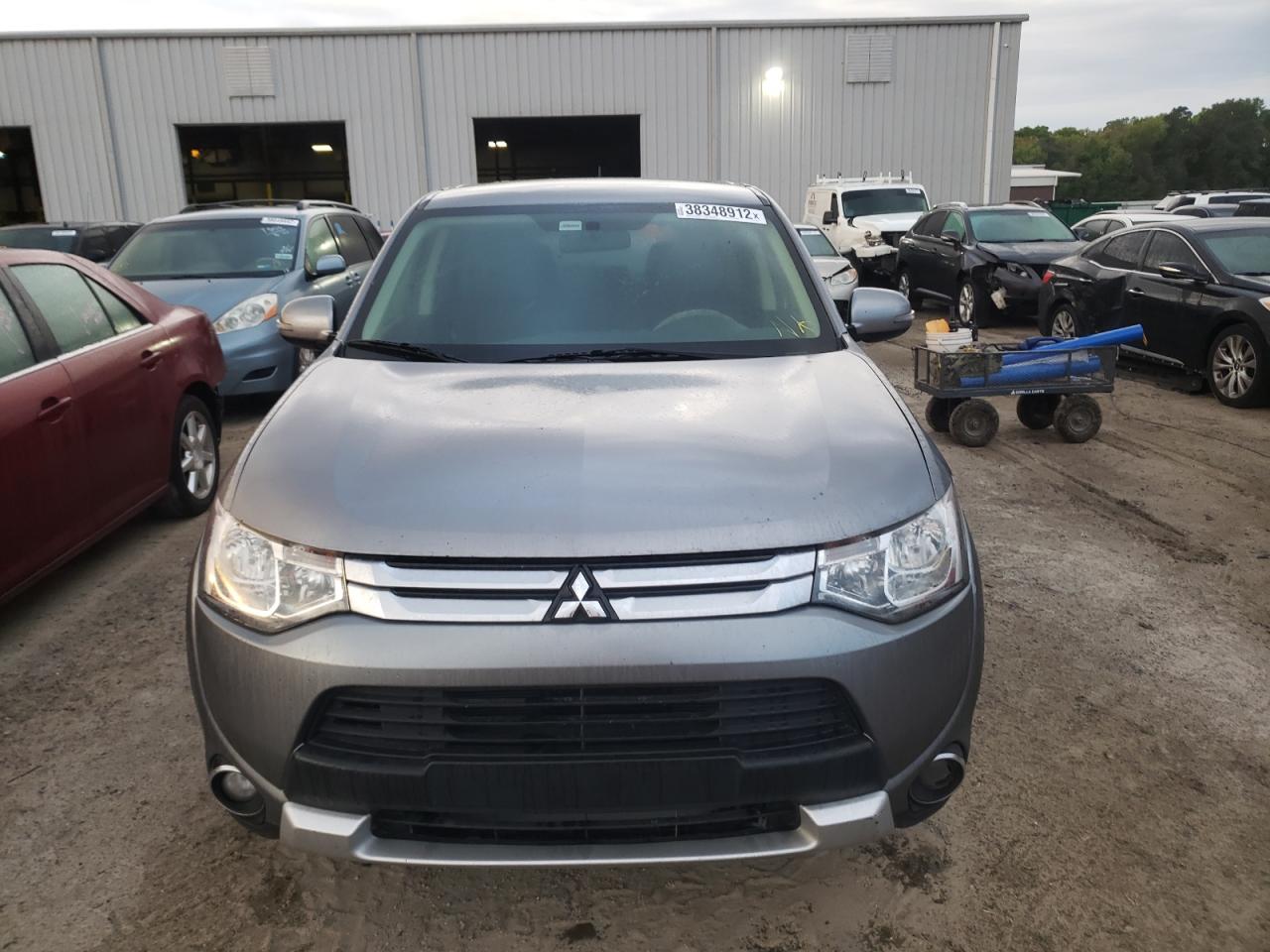 Photo 9 from auction – 2015 MITSUBISHI OUTLANDER with VIN JA4AD3A37FZ009120
