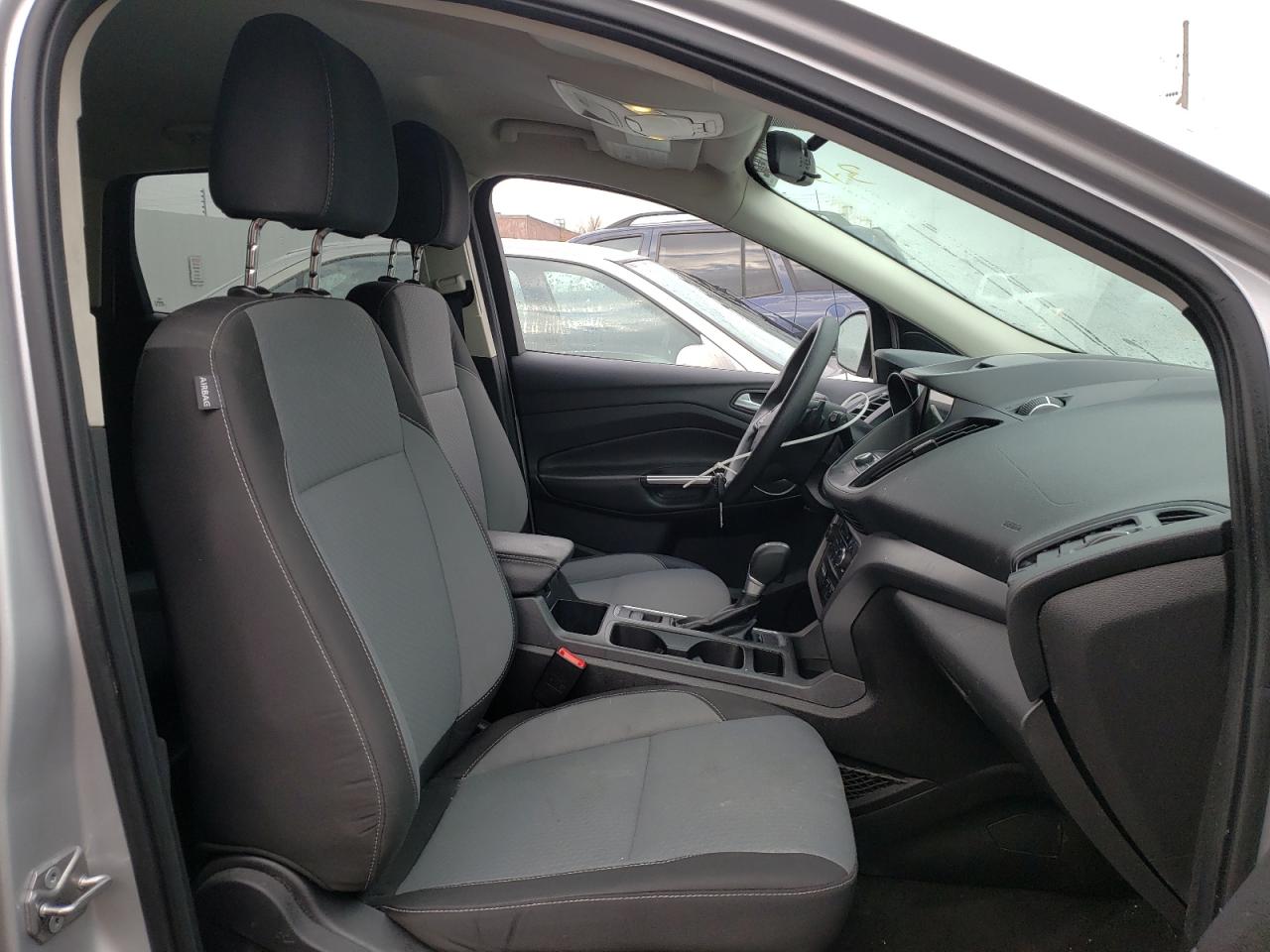 Photo 5 from auction – 2017 FORD ESCAPE SE with VIN 1FMCU0GDXHUA48664