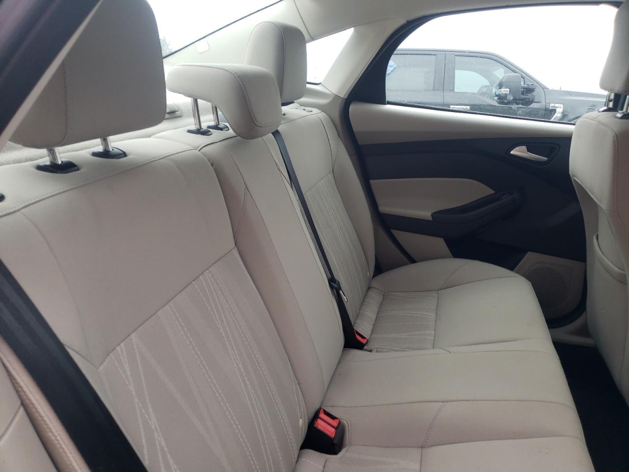 Photo 6 from auction – 2015 FORD FOCUS SE with VIN 1FADP3F26FL246779