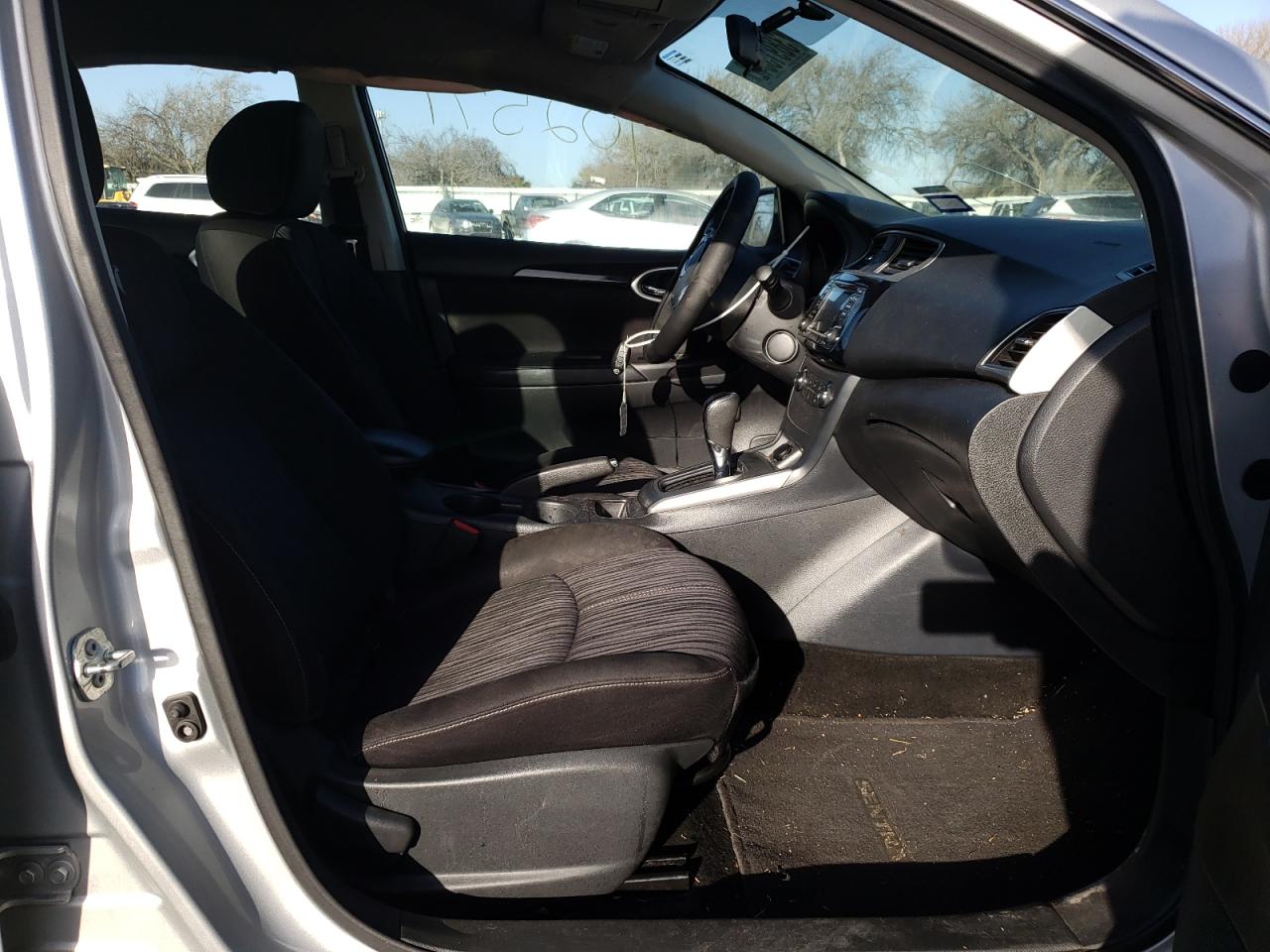 Photo 5 from auction – 2017 NISSAN SENTRA S with VIN 3N1AB7AP2HY352701
