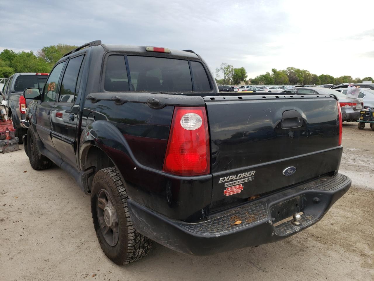 Photo 3 from auction – 2003 FORD EXPLORER S with VIN 1FMZU77E13UC21525