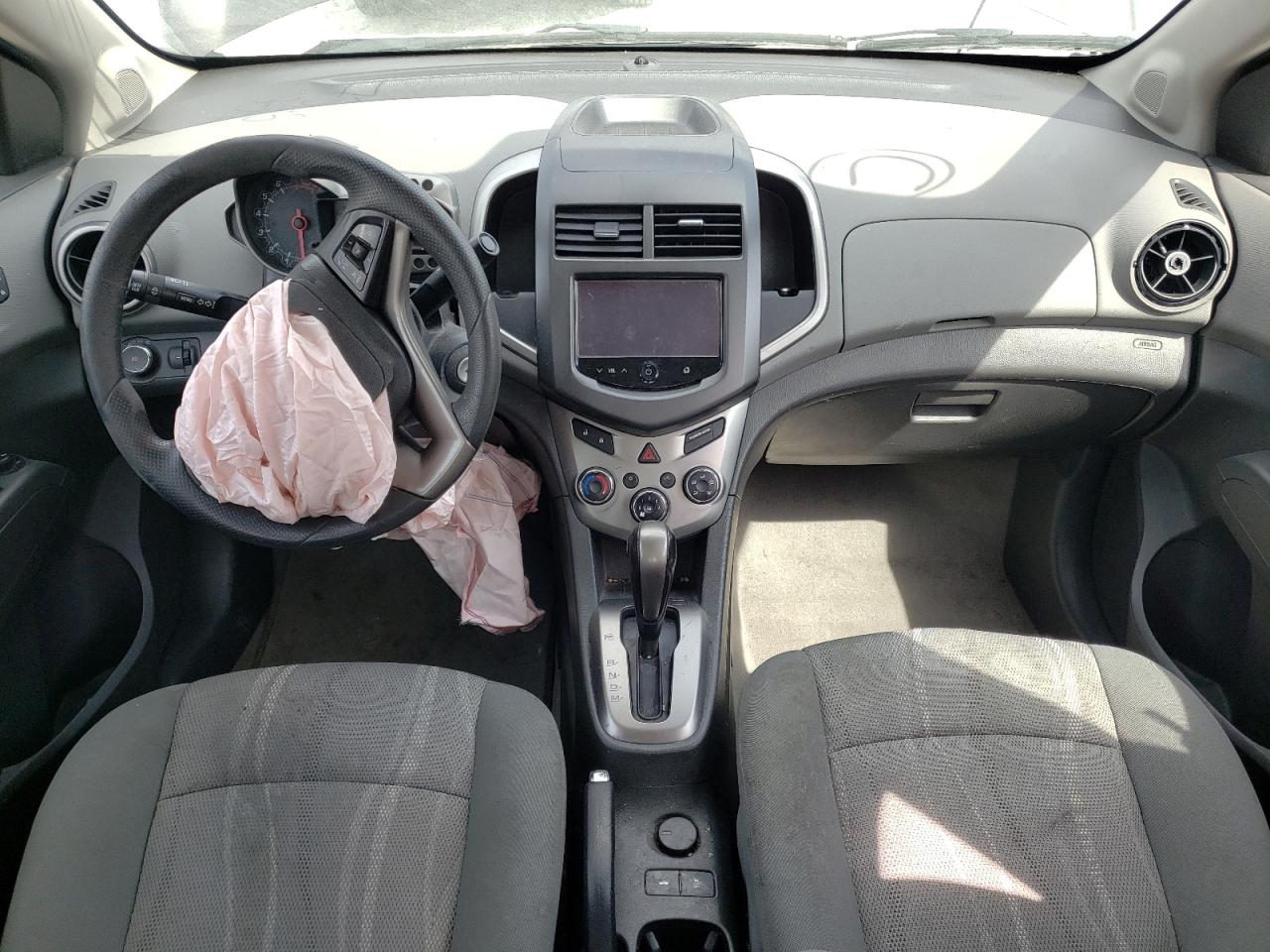 Photo 9 from auction – 2015 CHEVROLET SONIC LT with VIN 1G1JC5SH2F4175646