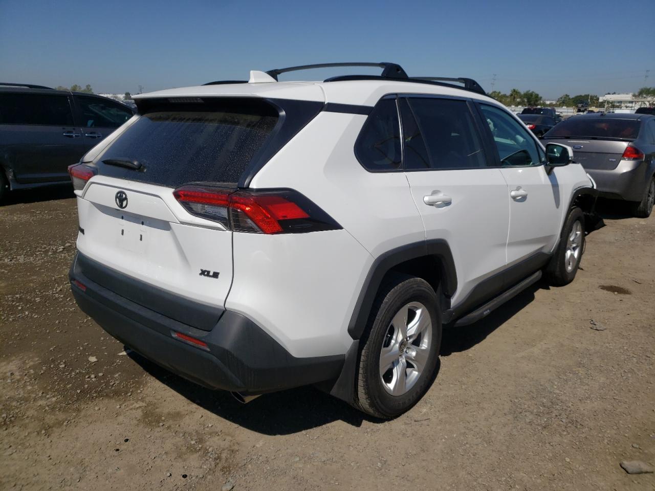 Photo 4 from auction – 2021 TOYOTA RAV4 XLE with VIN 2T3W1RFV8MC125054