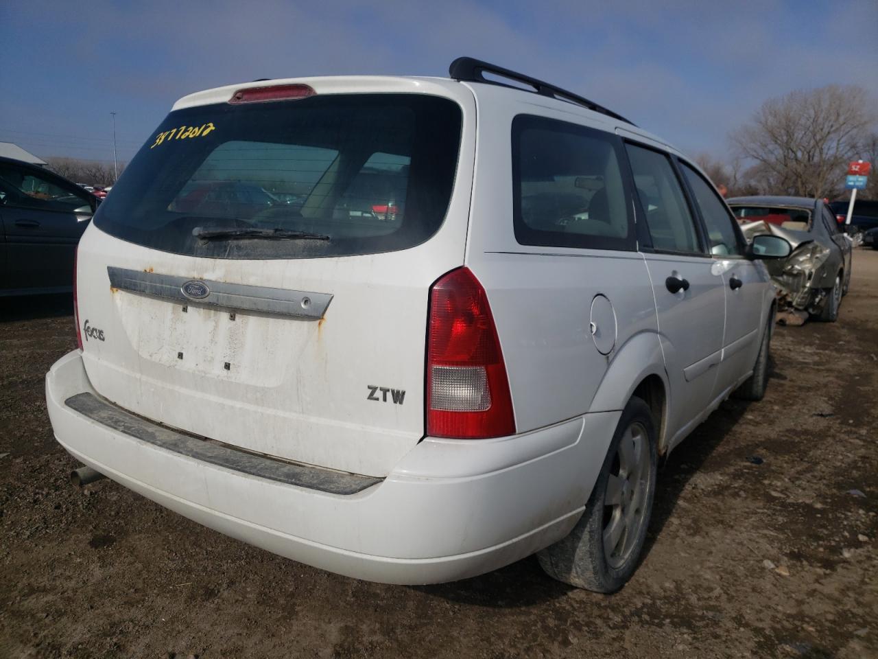 Photo 4 from auction – 2002 FORD FOCUS with VIN 1FAFP36332W105145