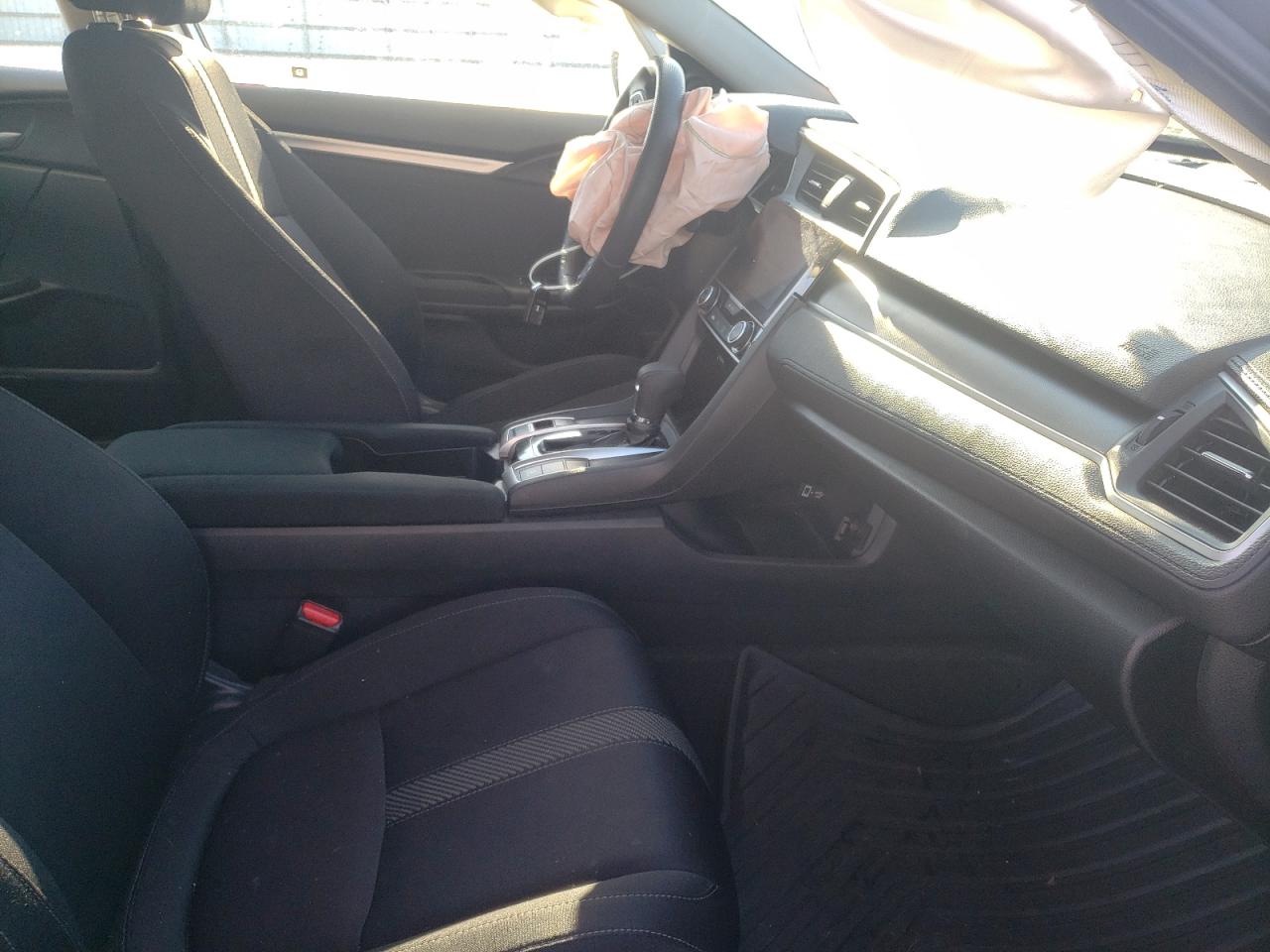 Photo 5 from auction – 2017 HONDA CIVIC EX with VIN 19XFC2F73HE205560