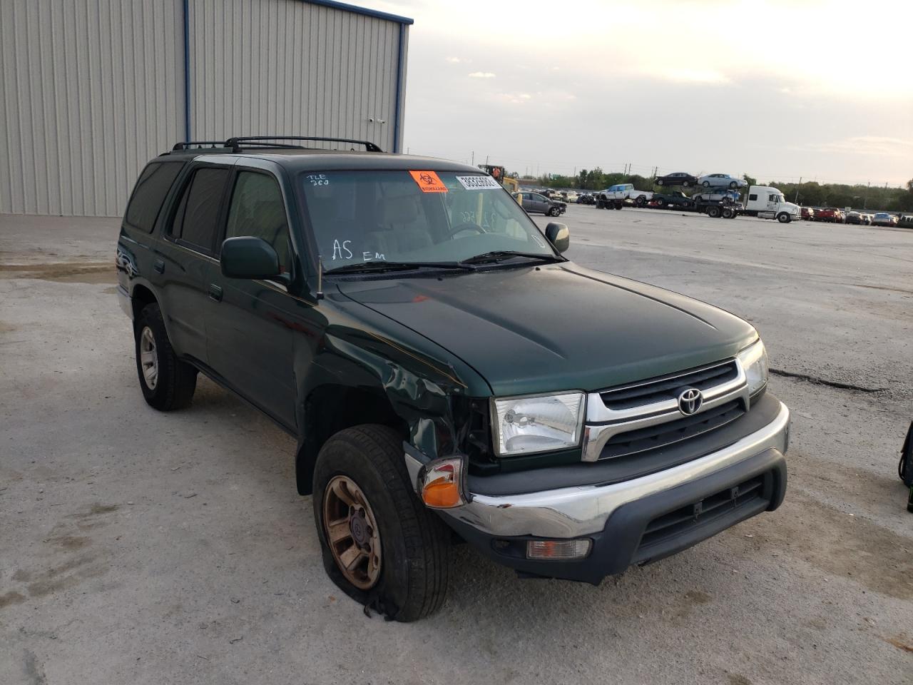 TOYOTA 4RUNNER SR 2002 with VIN JT3GN86RX20238529 - Photo from auction