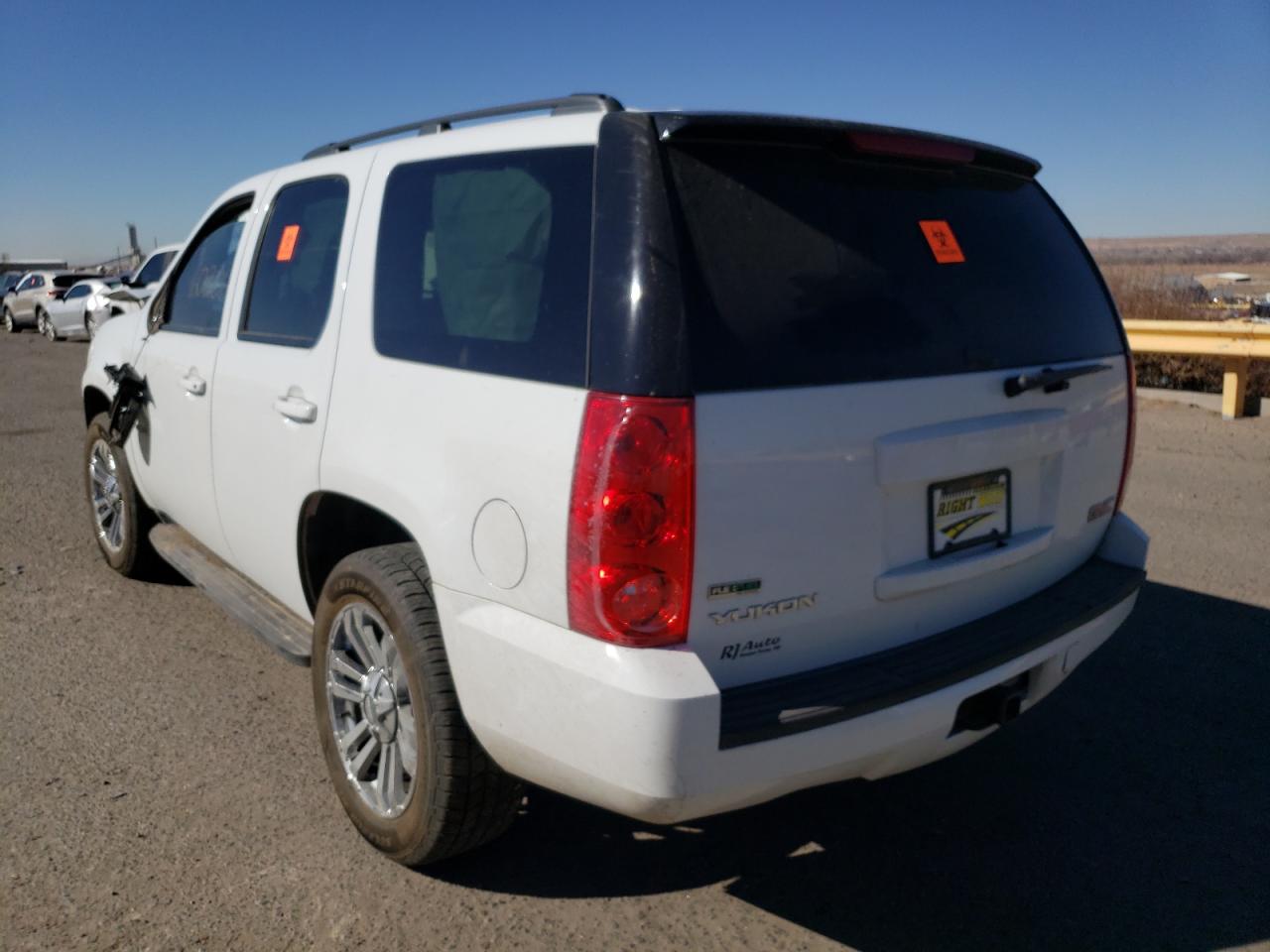 Photo 3 from auction – 2011 GMC YUKON SLE with VIN 1GKS2AE0XBR106041