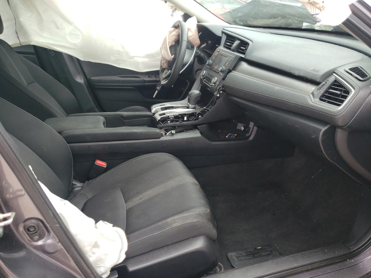 Photo 5 from auction – 2017 HONDA CIVIC LX with VIN 19XFC2F54HE030797