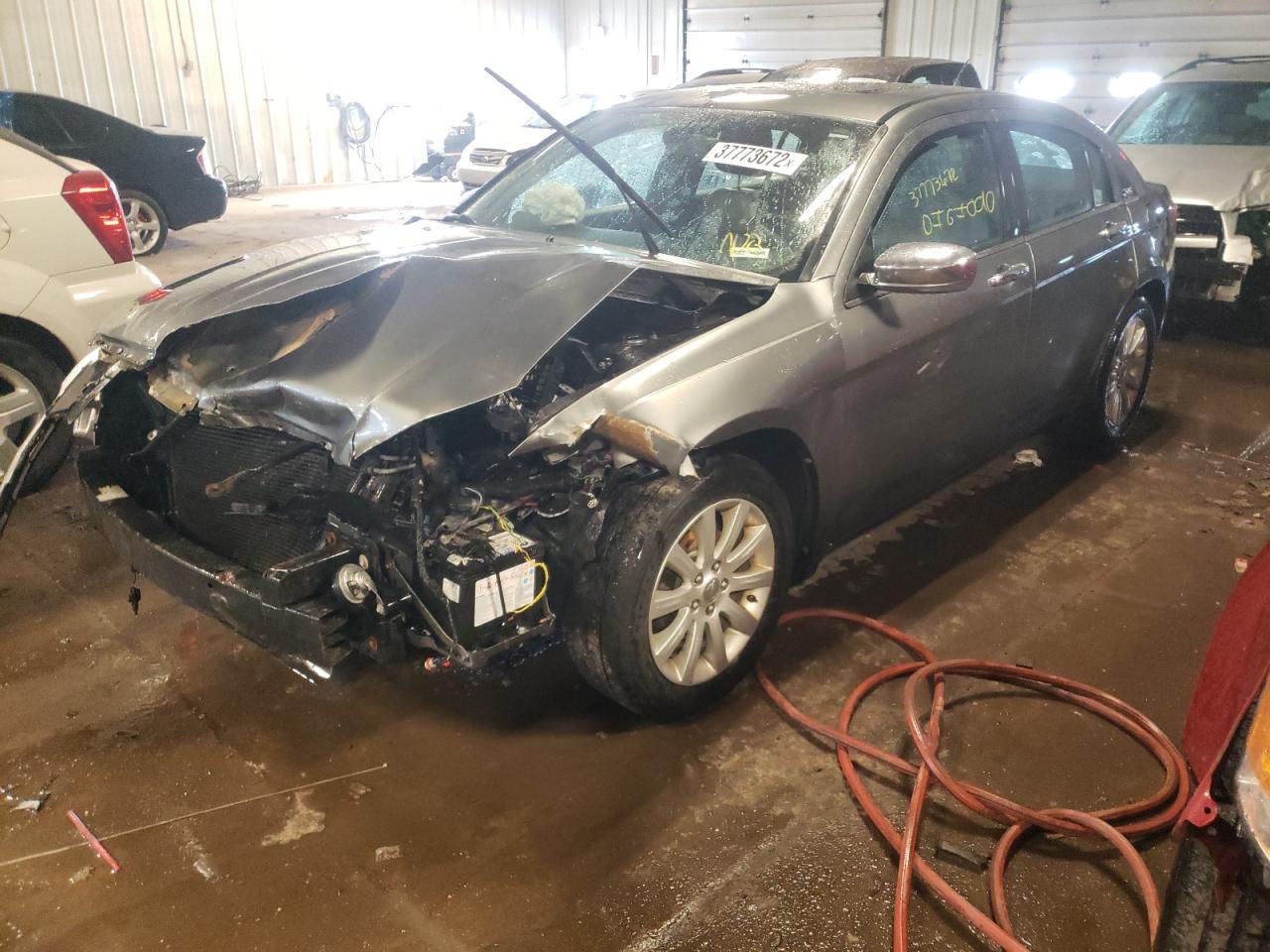 Photo 2 from auction – 2013 CHRYSLER 200 LIMITE with VIN 1C3CCBCG5DN501360