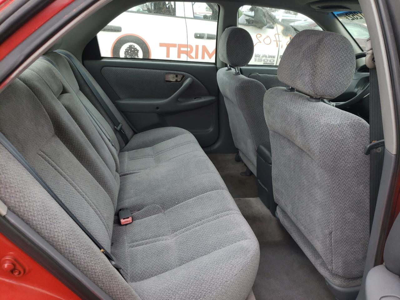 Photo 6 from auction – 2000 TOYOTA CAMRY CE with VIN 4T1BG22K6YU660784