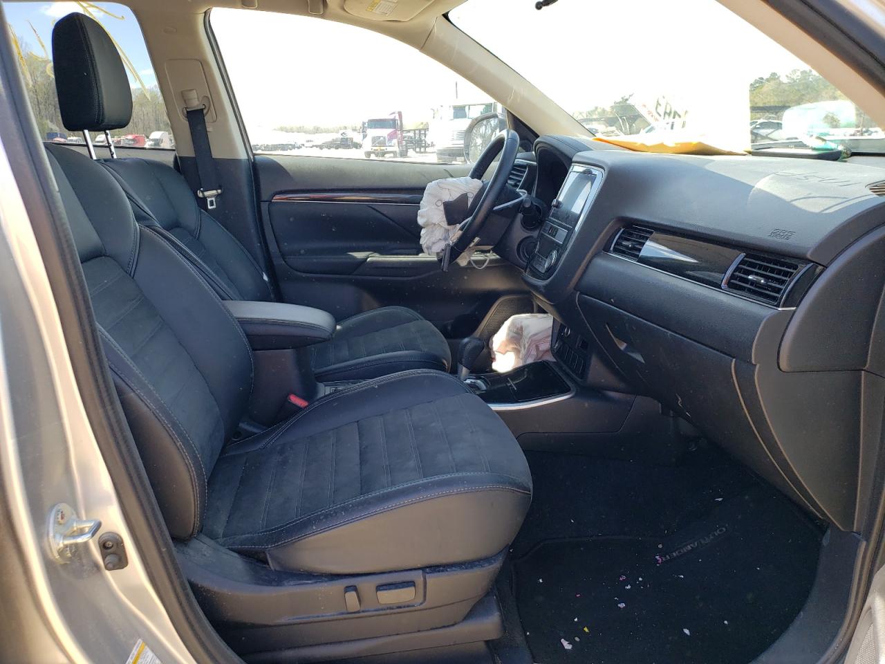 Photo 5 from auction – 2019 MITSUBISHI OUTLANDER with VIN JA4AD3A34KJ001968