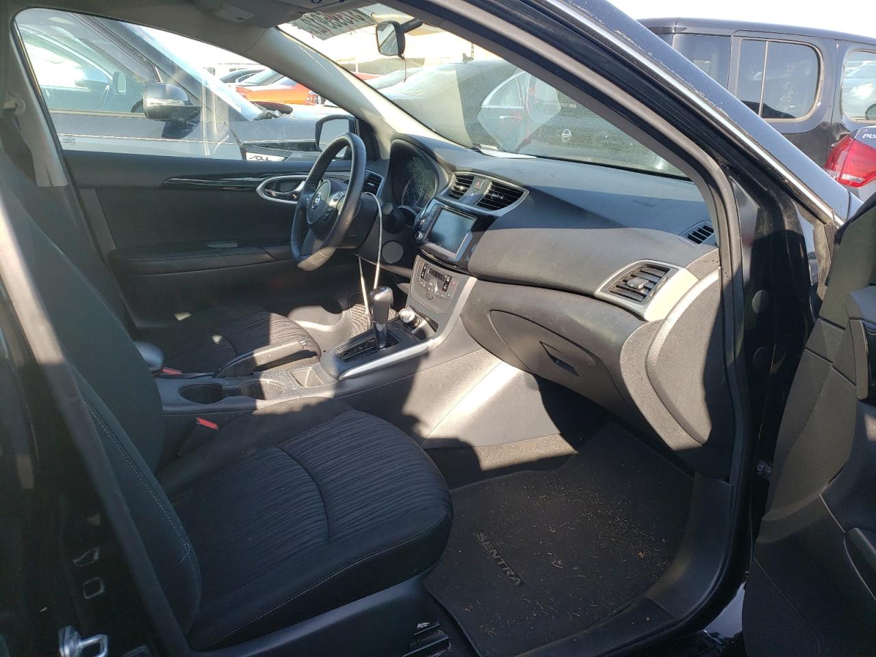 Photo 5 from auction – 2019 NISSAN SENTRA S with VIN 3N1AB7AP1KL625809