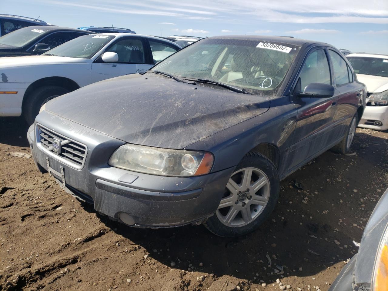 Photo 2 from auction – 2005 VOLVO S60 with VIN YV1RH592552481368