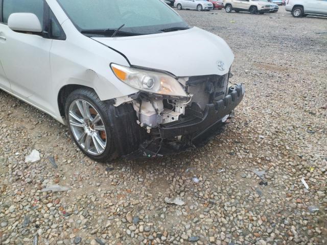 Photo 9 from auction – 2011 TOYOTA SIENNA XLE with VIN 5TDYK3DCXBS034272