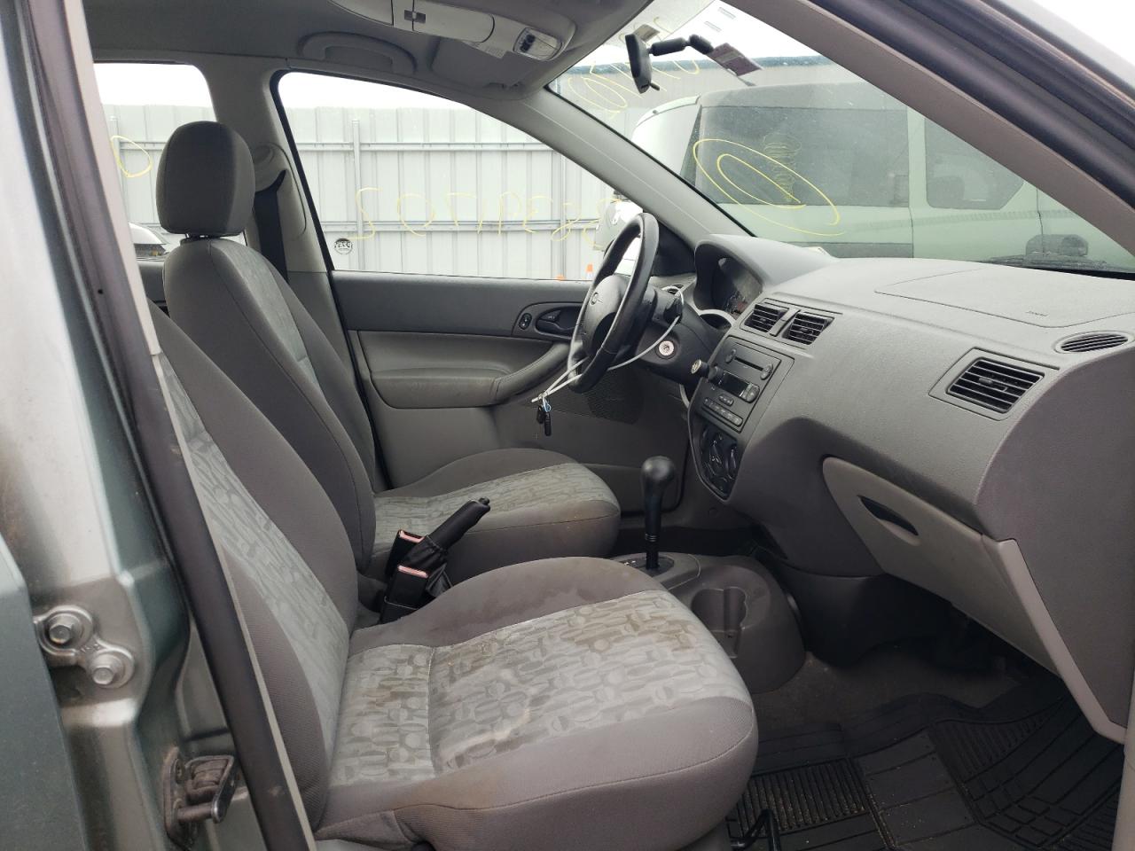 Photo 5 from auction – 2005 FORD FOCUS ZX4 with VIN 1FAFP34N15W315543