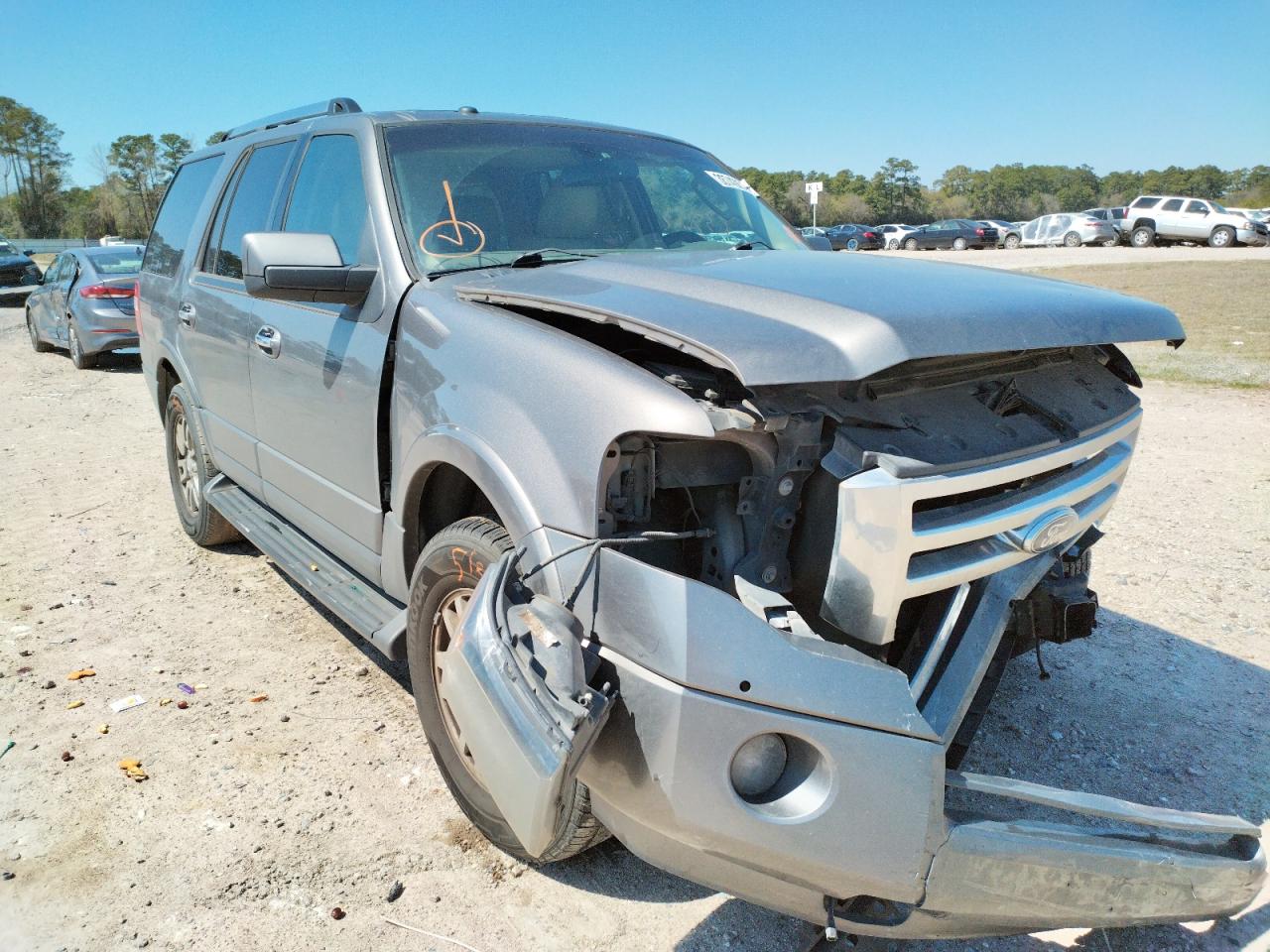 FORD EXPEDITION 2013 with VIN 1FMJU1K50DEF09095 - Photo from auction