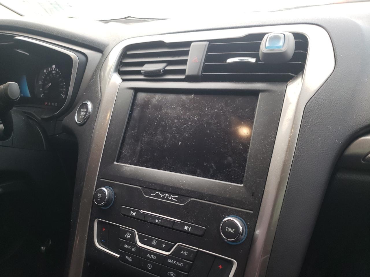 Photo 9 from auction – 2019 FORD FUSION SE with VIN 3FA6P0LU7KR166917