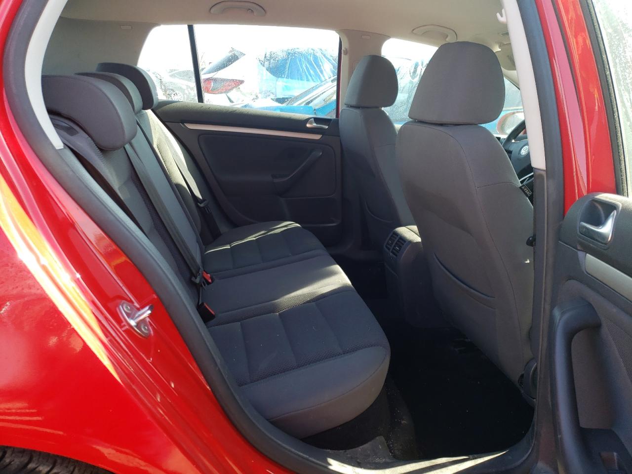 Photo 6 from auction – 2009 VOLKSWAGEN RABBIT with VIN WVWDA71K59W100158