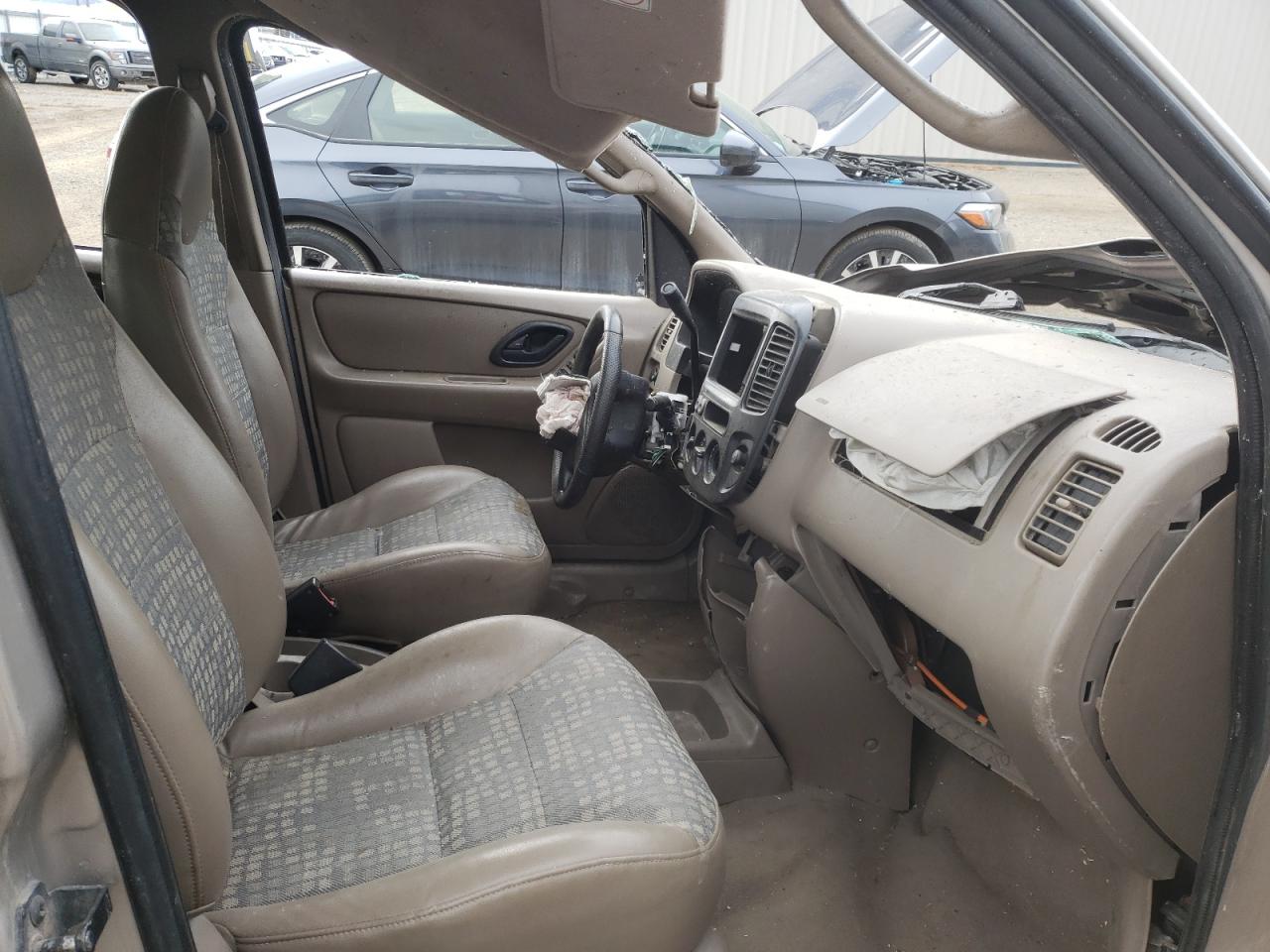 Photo 5 from auction – 2001 FORD ESCAPE XLS with VIN 1FMYU02181KE79041