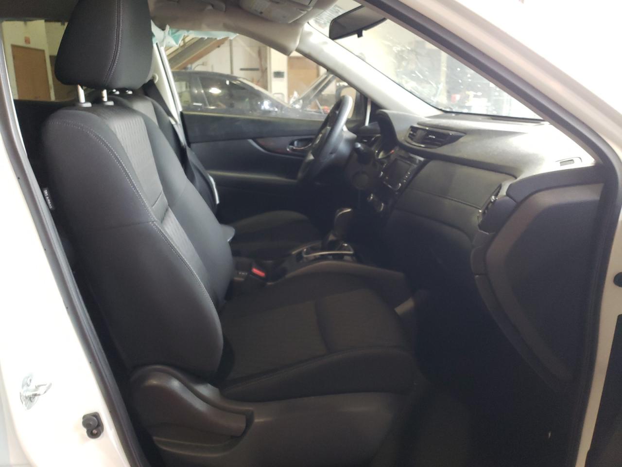 Photo 5 from auction – 2018 NISSAN ROGUE S with VIN KNMAT2MT2JP590321