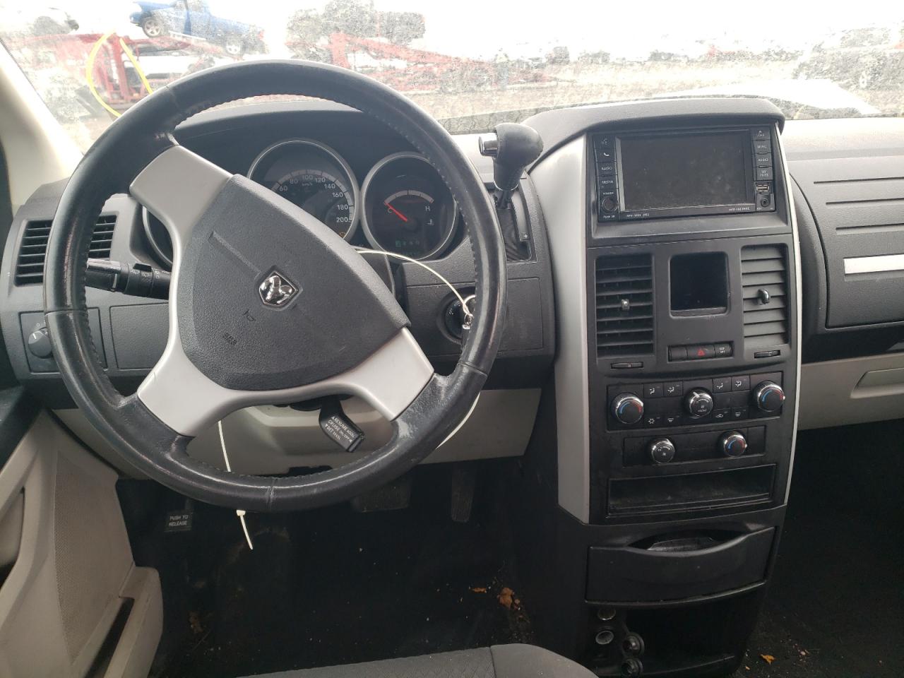 Photo 9 from auction – 2010 DODGE GRAND CARA with VIN 2D4RN4DE3AR225335