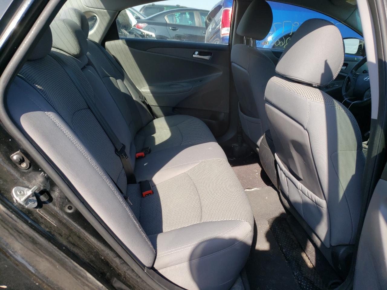 Photo 6 from auction – 2011 HYUNDAI SONATA with VIN 5NPEB4AC9BH269720