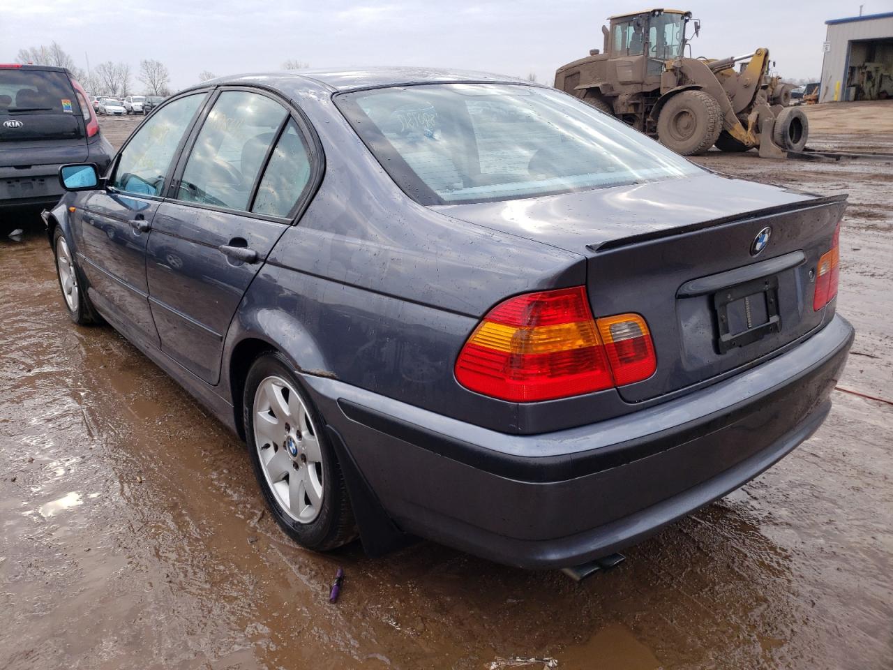 Photo 3 from auction – 2003 BMW 325 I with VIN WBAEV33493KL79643