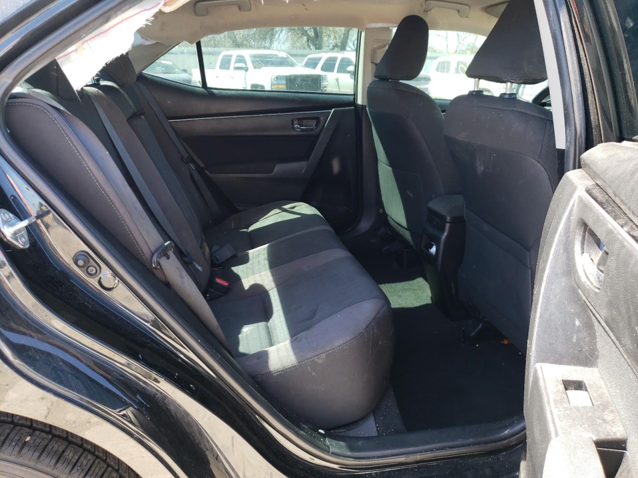 Photo 6 from auction – 2018 TOYOTA COROLLA L with VIN 5YFBURHEXJP851084