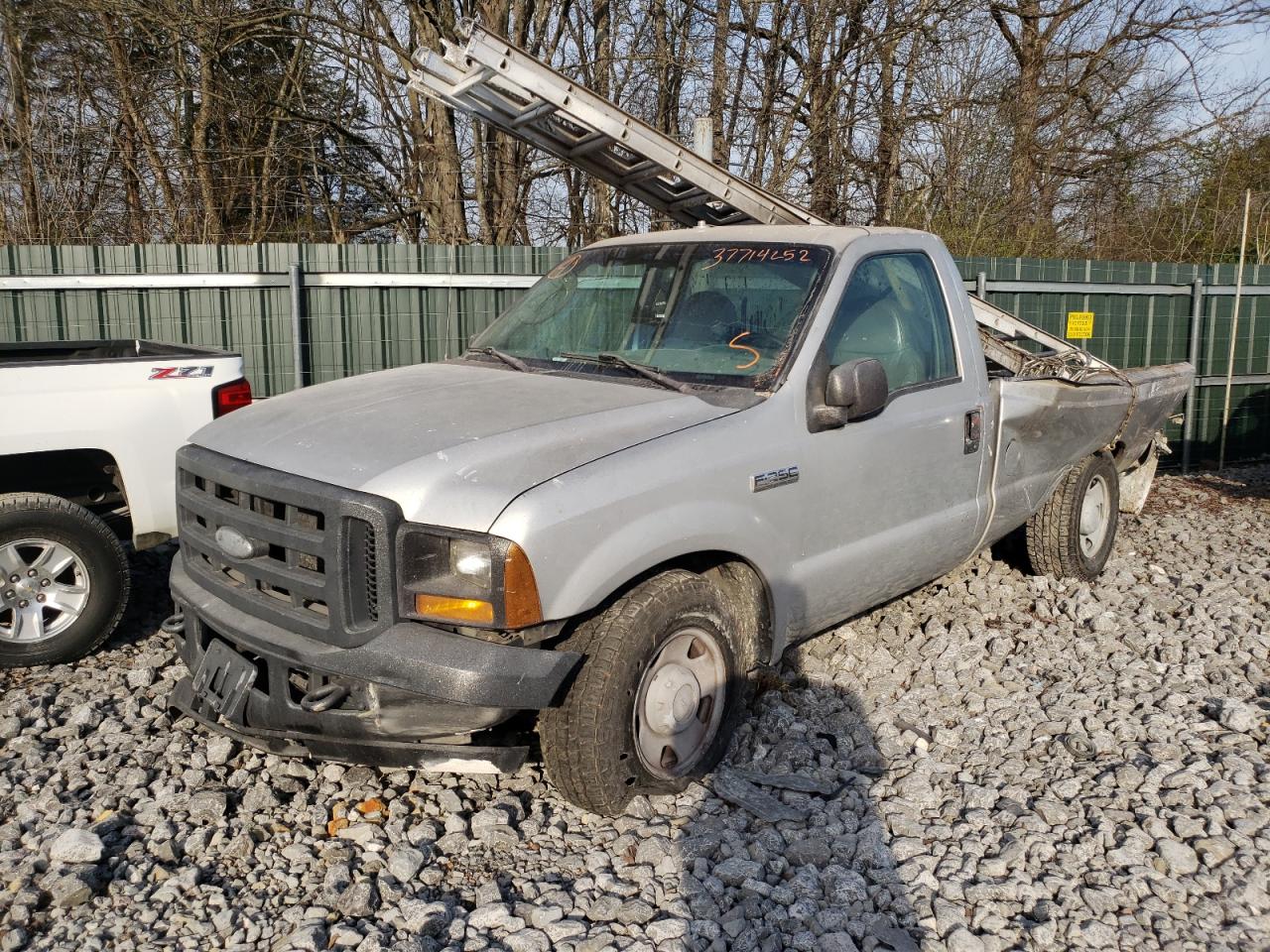 Photo 2 from auction – 2005 FORD F250 SUPER with VIN 1FTNF20595EB31496