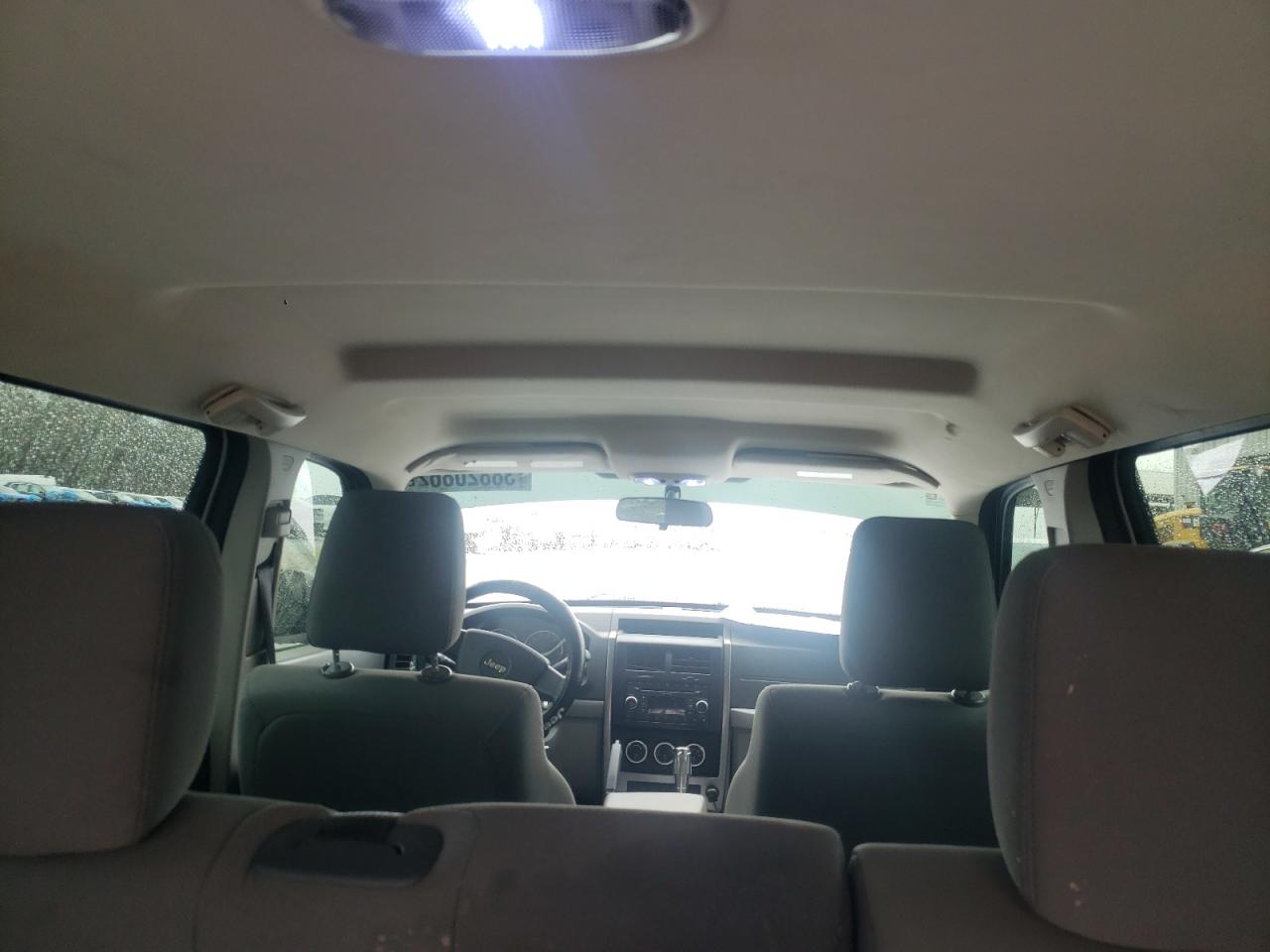 Photo 9 from auction – 2008 JEEP LIBERTY SP with VIN 1J8GP28K88W221567