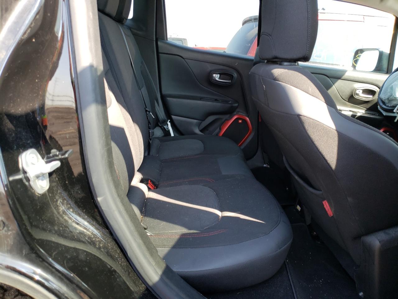 Photo 6 from auction – 2015 JEEP RENEGADE T with VIN ZACCJBCT5FPB28331