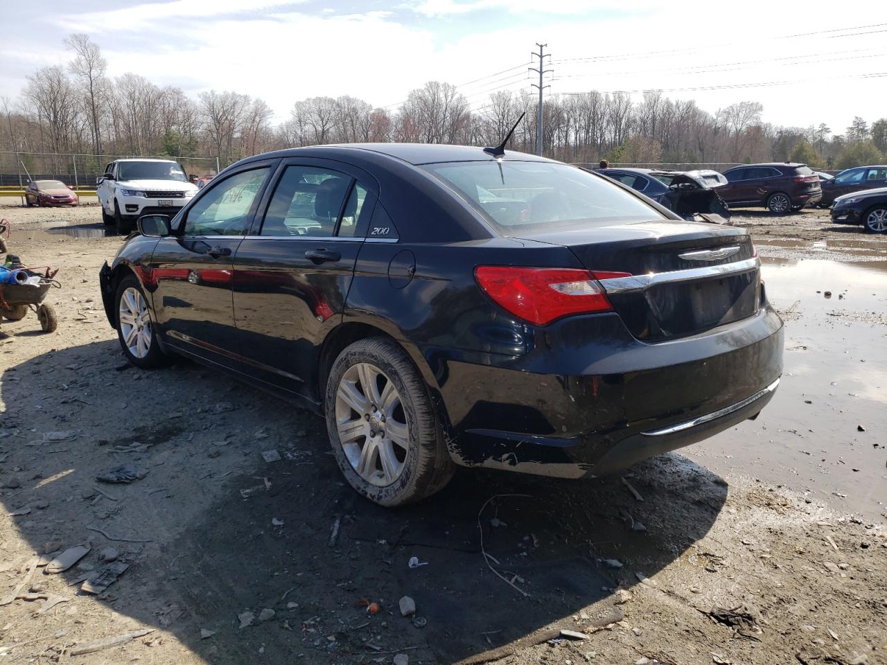 Photo 3 from auction – 2013 CHRYSLER 200 LX with VIN 1C3CCBAB1DN762329