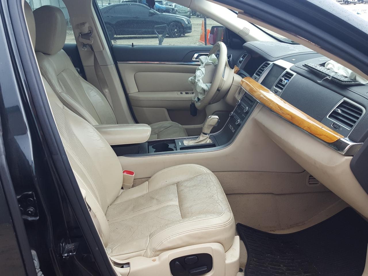 Photo 5 from auction – 2010 LINCOLN MKS with VIN 1LNHL9DR8AG600664