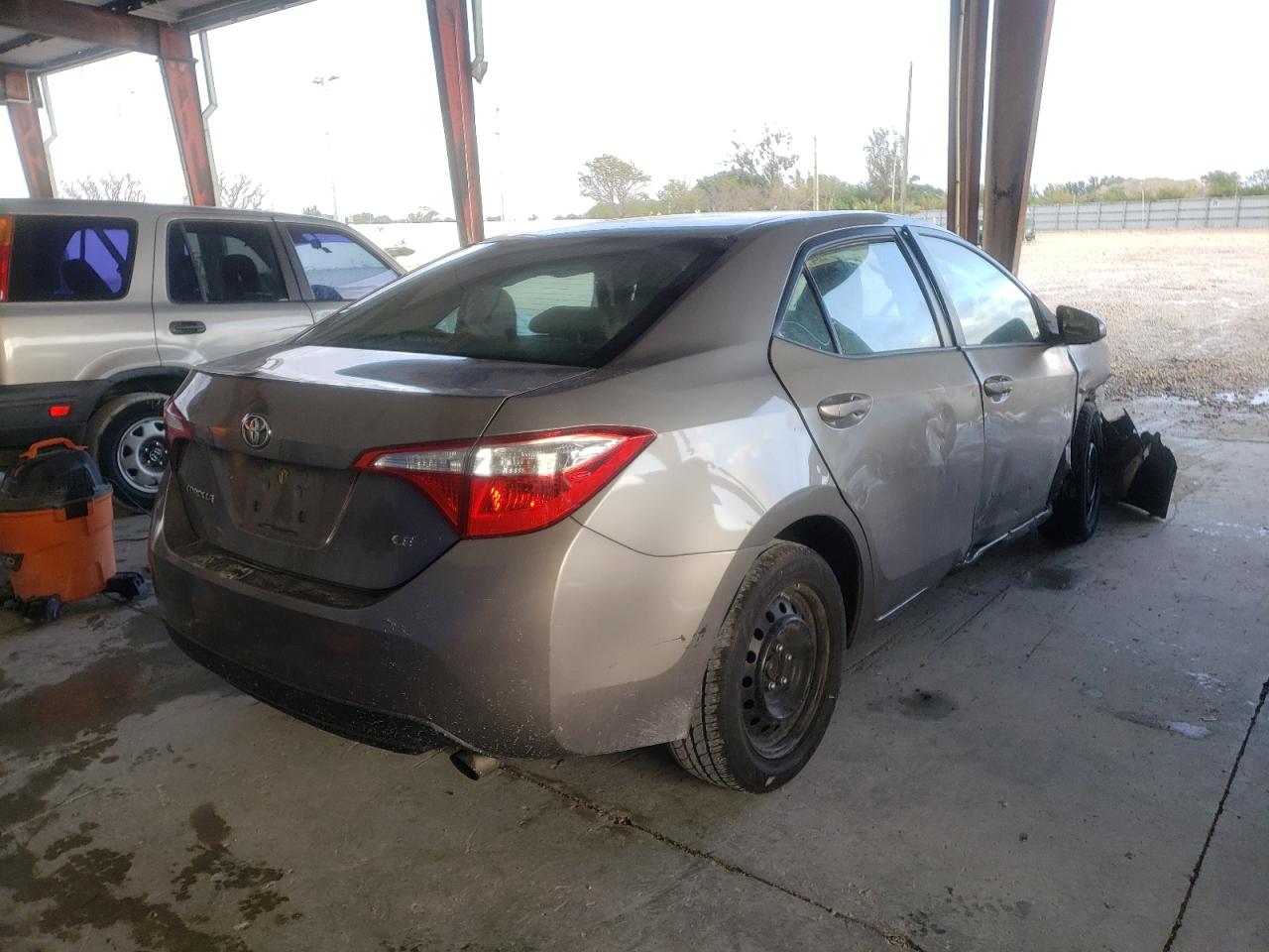 Photo 4 from auction – 2015 TOYOTA COROLLA L with VIN 2T1BURHE3FC360833