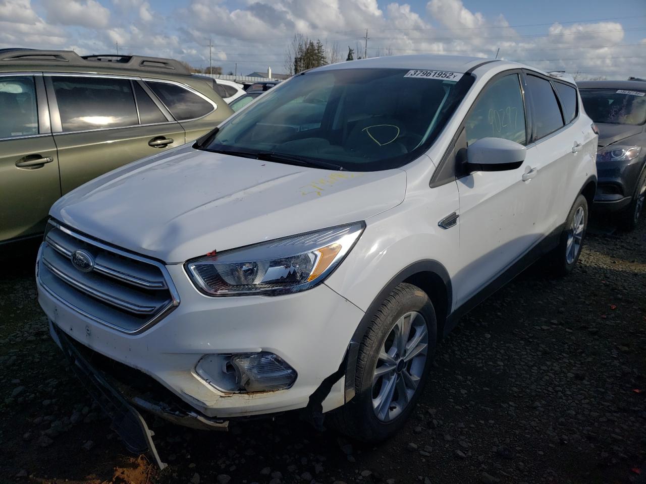Photo 2 from auction – 2017 FORD ESCAPE SE with VIN 1FMCU0GDXHUA62788