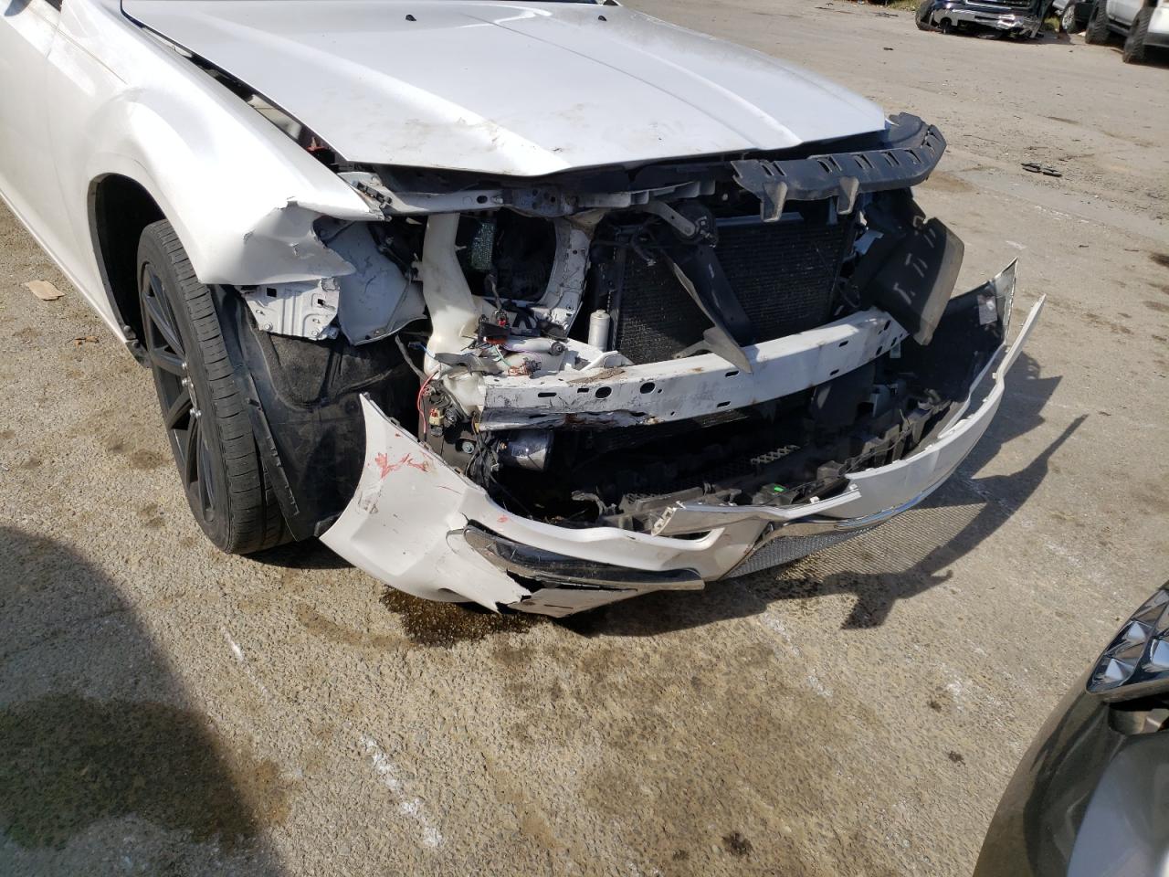 Photo 9 from auction – 2011 CHRYSLER 300C with VIN 2C3CA6CT1BH536834
