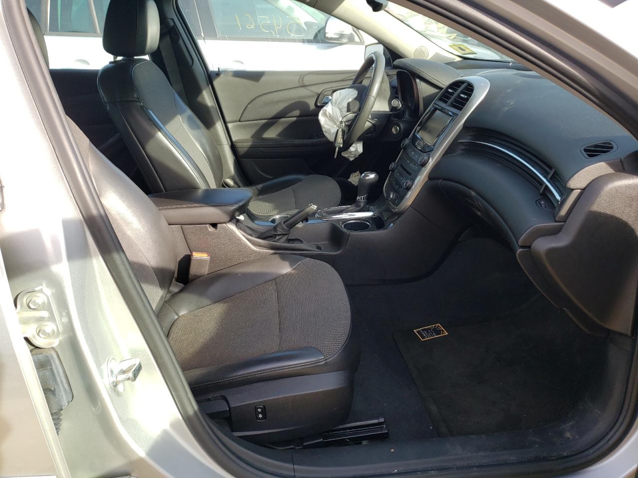 Photo 5 from auction – 2016 CHEVROLET MALIBU LIM with VIN 1G11C5SA4GF158078