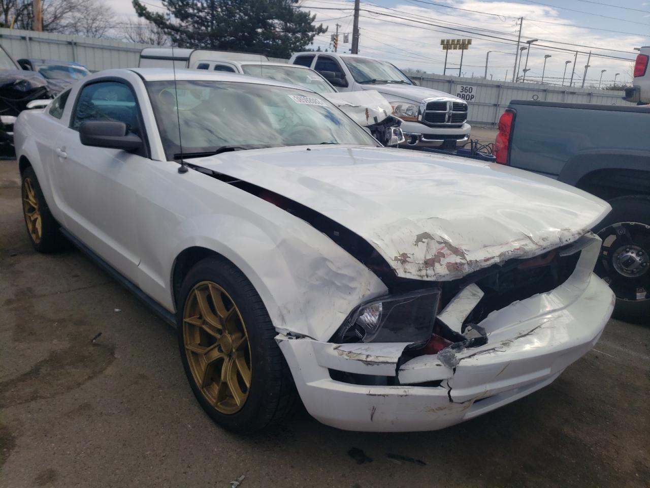 FORD MUSTANG 2005 with VIN 1ZVFT80N655117746 - Photo from auction