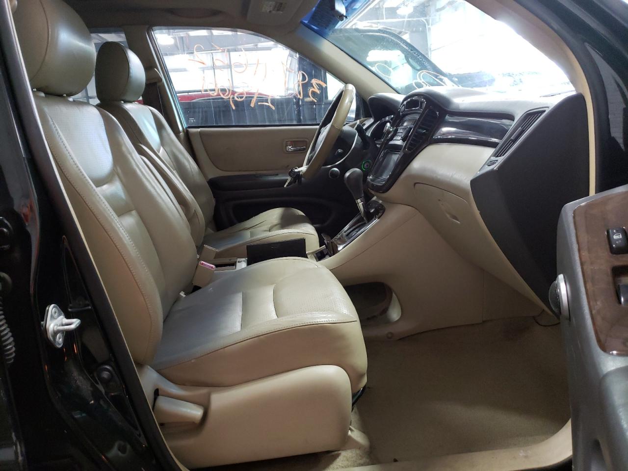Photo 5 from auction – 2002 TOYOTA HIGHLANDER with VIN JTEGF21A820068660