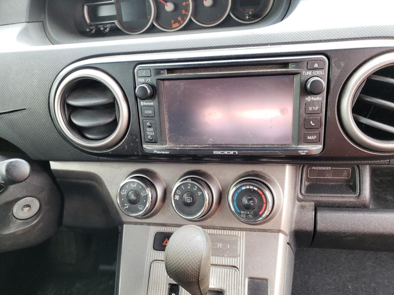 Photo 9 from auction – 2015 TOYOTA SCION XB with VIN JTLZE4FE5FJ077327