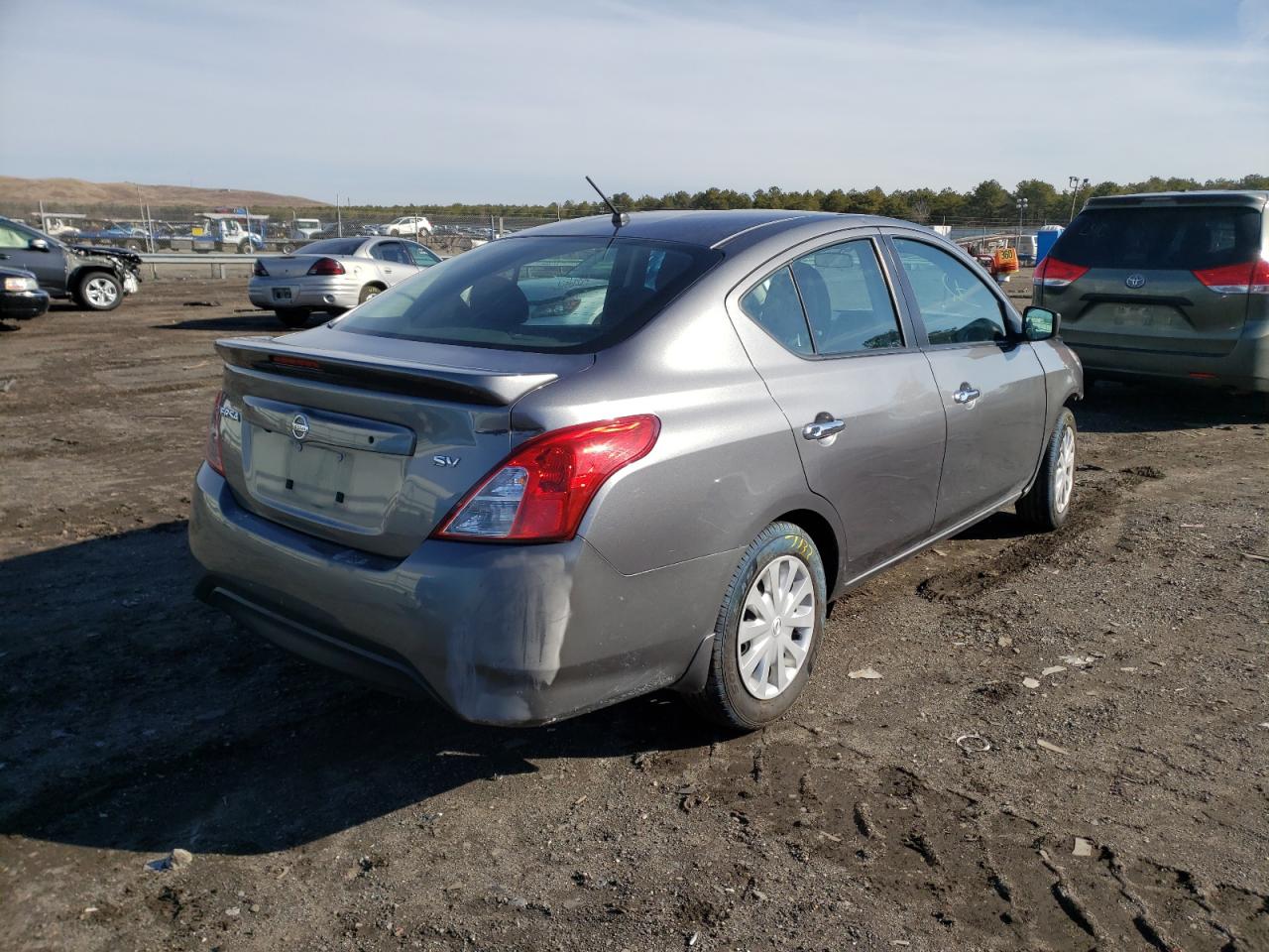 Photo 4 from auction – 2019 NISSAN VERSA S with VIN 3N1CN7APXKL828925