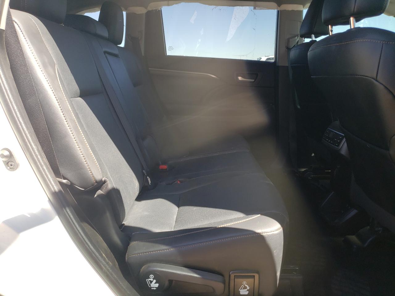 Photo 6 from auction – 2019 TOYOTA HIGHLANDER with VIN 5TDYZRFH3KS315921