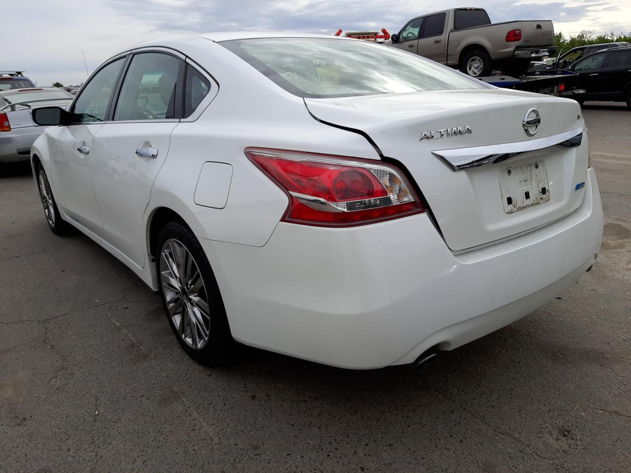 Photo 3 from auction – 2013 NISSAN ALTIMA 2.5 with VIN 1N4AL3AP4DC207431