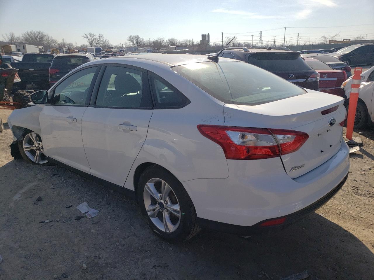 Photo 3 from auction – 2014 FORD FOCUS SE with VIN 1FADP3F22EL219707