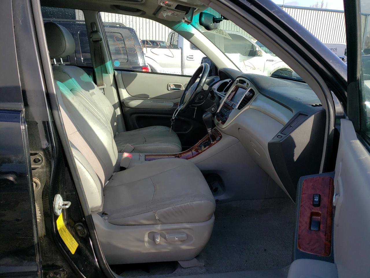 Photo 5 from auction – 2006 TOYOTA HIGHLANDER with VIN JTEEW21A660012195